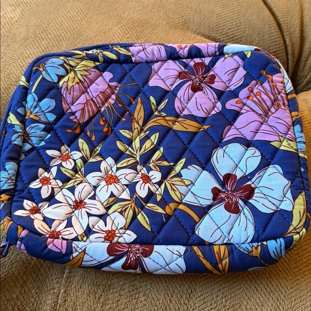 Vera Bradley Cord Organizer Coffee Garden Blue and Purple Floral Travel NEW - Picture 3 of 4